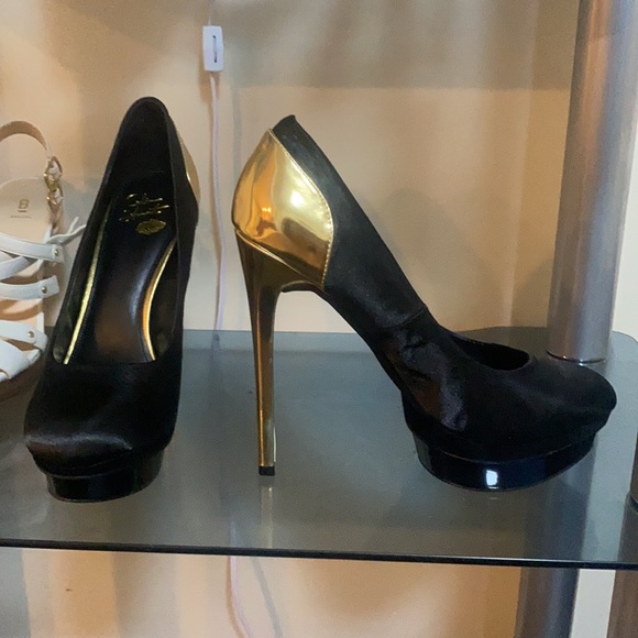 Black and Gold Colin Stewart Stilettos - Picture 3 of 10